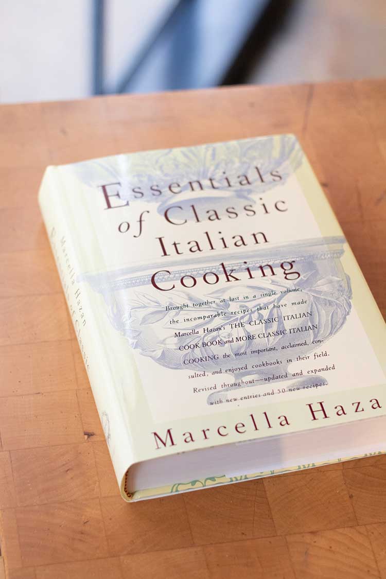 Essentials of Italian Cooking - Marcella Hazan