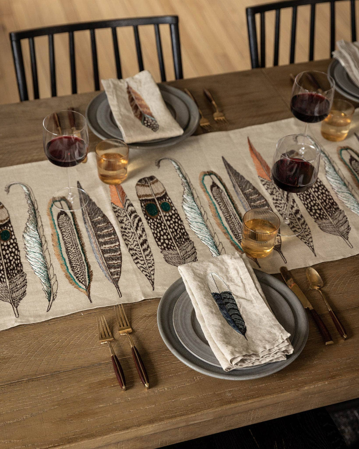 Coral & Tusk - Blue Jay Feather - Dinner Napkin