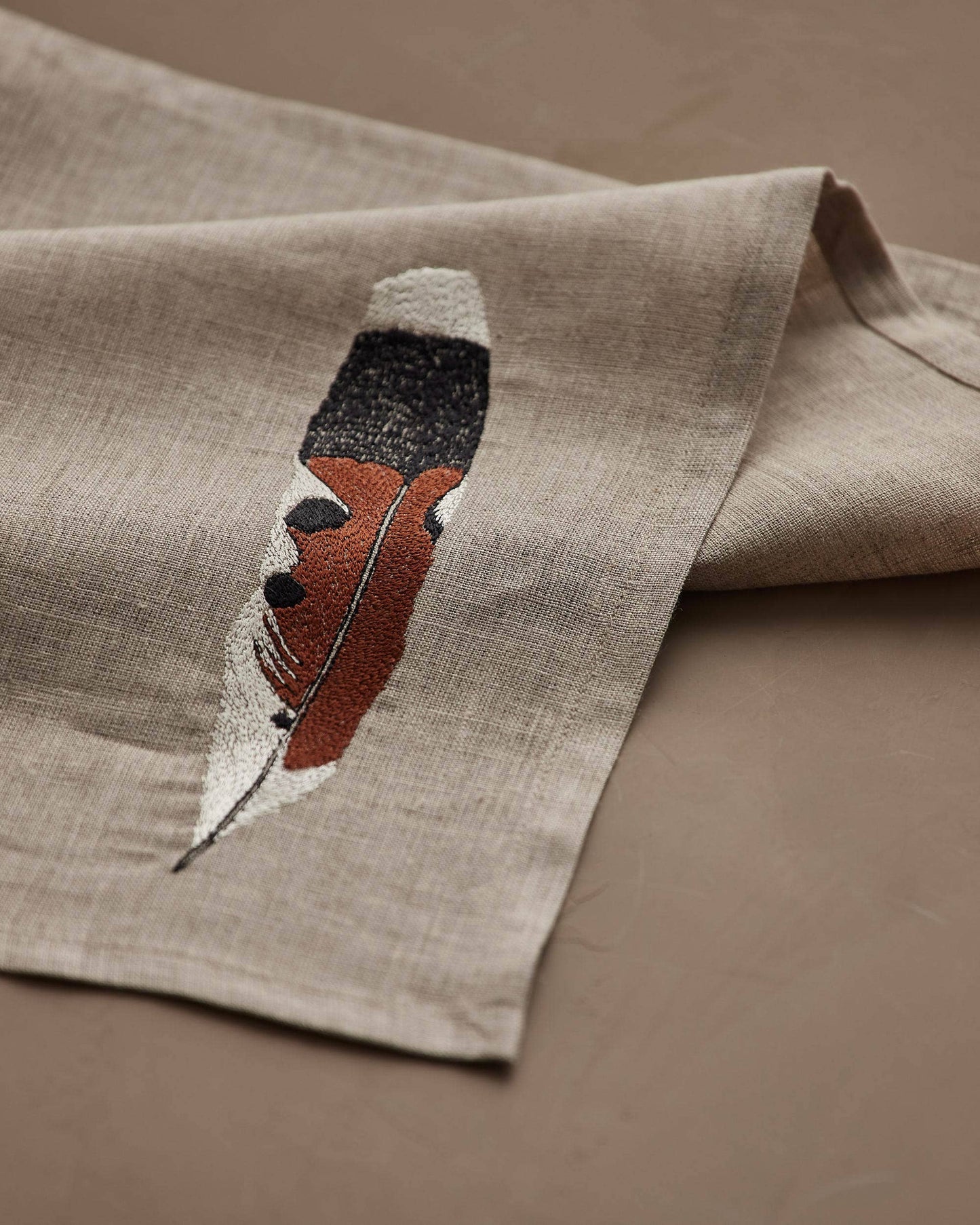 Coral & Tusk - Kestrel Feather - Dinner Napkin
