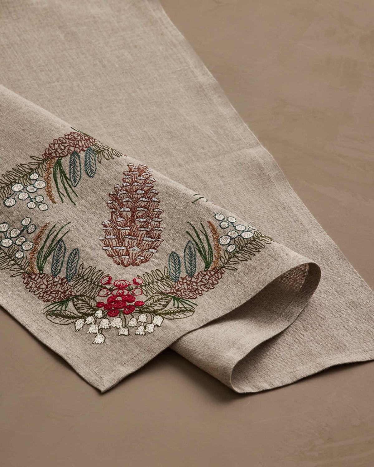 Coral & Tusk Pinecone Garland Dinner Napkin, view 3