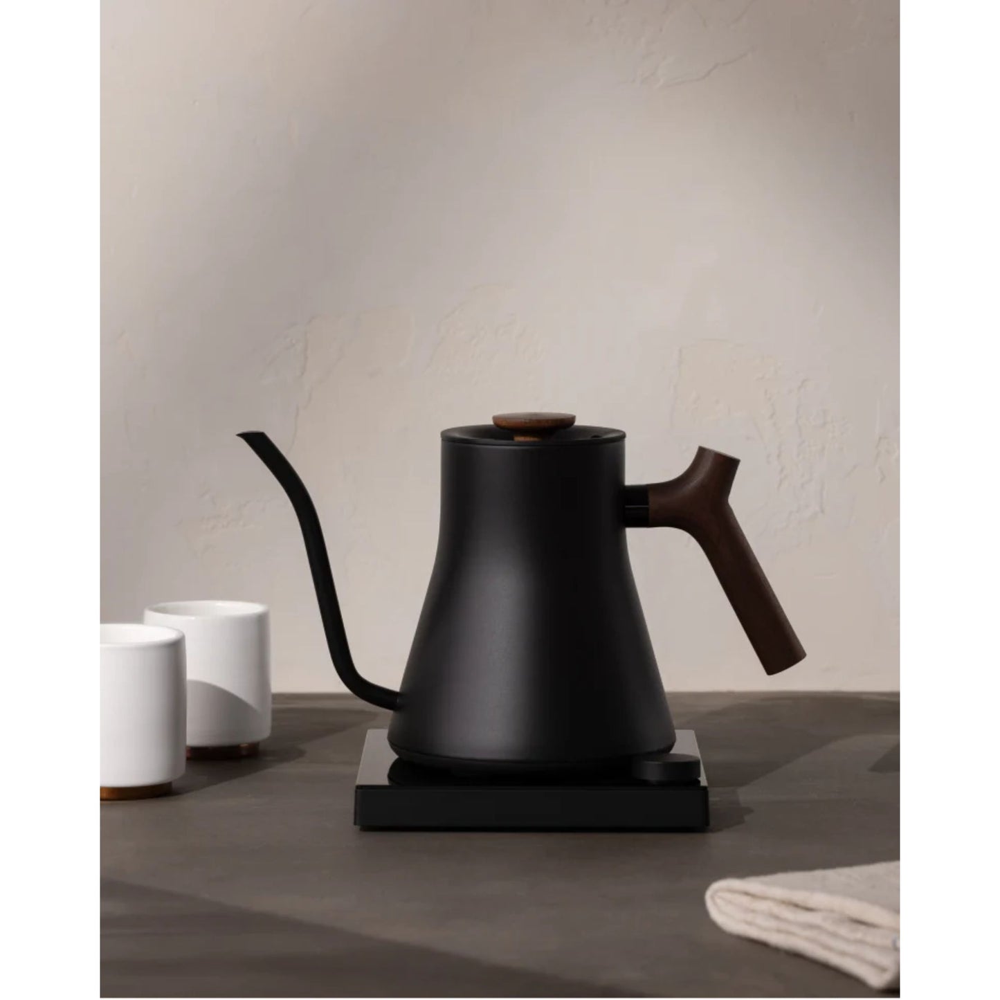 Fellow - Stagg EKG Pro Electric Kettle - Studio Edition - Matte Black + Walnut