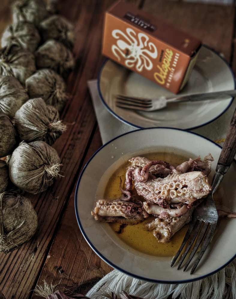 Ati Manel - Octopus In Garlic Sauce - 110 g