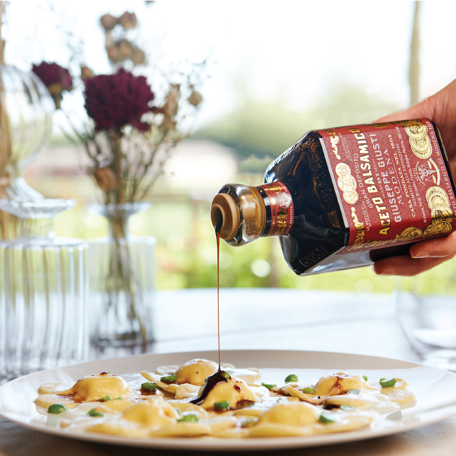 Giuseppe Giusti - 3 Gold Medals - Aged Balsamic Vinegar Of Modena - 12 Yr - 250 mL