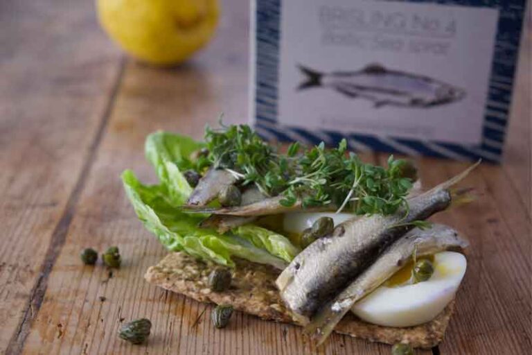Fangst - Brisling No. 4 - The Nordic Sardine - Baltic Sea Sprat Mildly Spiced w/ Allspice & Clove - 100 g