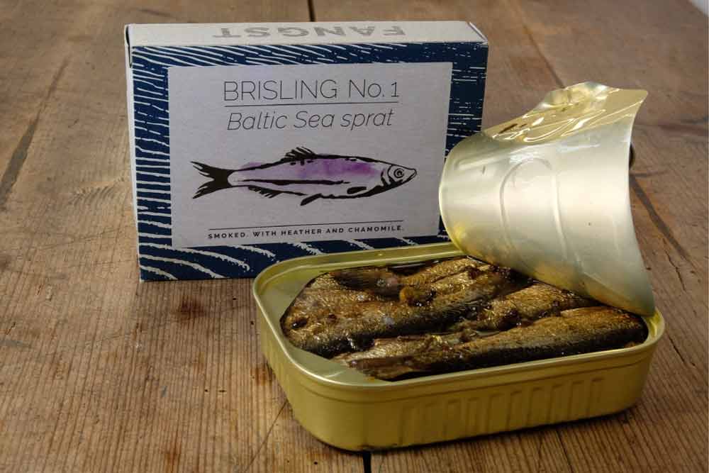 Fangst - Brisling No. 1 - The Nordic Sardine - Baltic Sea Sprat Smoked w/ Heather & Chamomile - 100 g